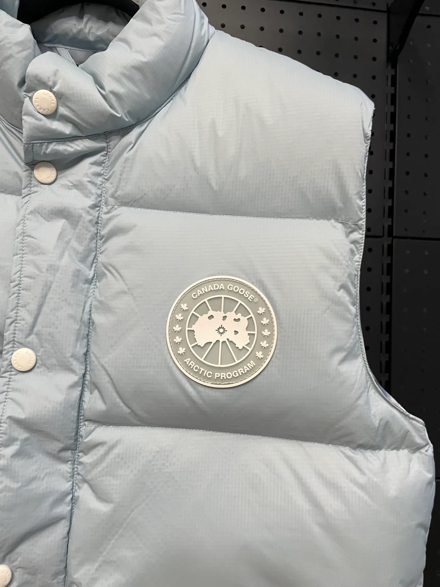 Canadagoose/ 21Ss ❗️ New Arrival“ Series” Canada Goose New Arrival“Northern Lights” ！ ， ， ！ ： 1⃣ 9500-100%nylon 2⃣ YKK ， 3⃣ 80% ，（zp 80% / 90% ） ： 1⃣ /9500-100%nylon 100% 100% , 、 ZP ， 。 2⃣ 80% ， （30 ） 。 。 ： ， 。 ， ， 。 Size:XS-2XL :Purple. . .Black.Royal Blue .Dark Blue